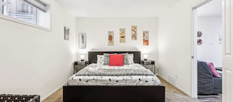 Charming Basement Suite With Parkingcalgary
