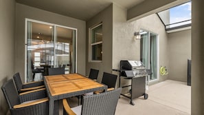 Interior - Contemporary Townhouse w BBQ & Pool Sleeps 12 (Kissimmee)