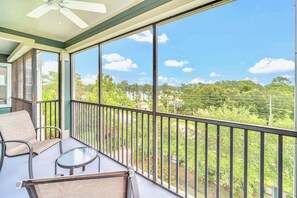 Interior - Upstay - Pet-friendly Suite w Pool, Sauna (Winter Garden)