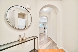 Interior - Upstay Condo With Outdoor Pool & Sauna (Winter Garden)