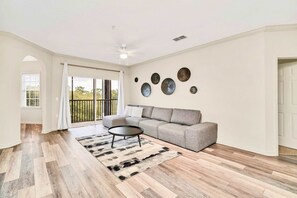 Interior - Upstay Condo With Outdoor Pool & Sauna (Winter Garden)