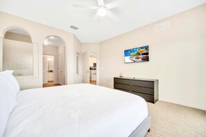 Interior - Upstay Condo With Outdoor Pool & Sauna (Winter Garden)