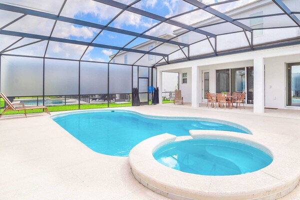 Upstay: Luxury 10br Mansion W Pool,hot Tub & Games - Kissimmee
