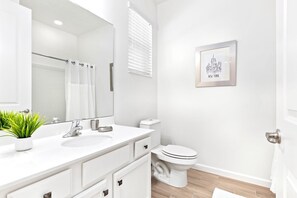 Casa (Multiple Bedrooms) | Parte interna
