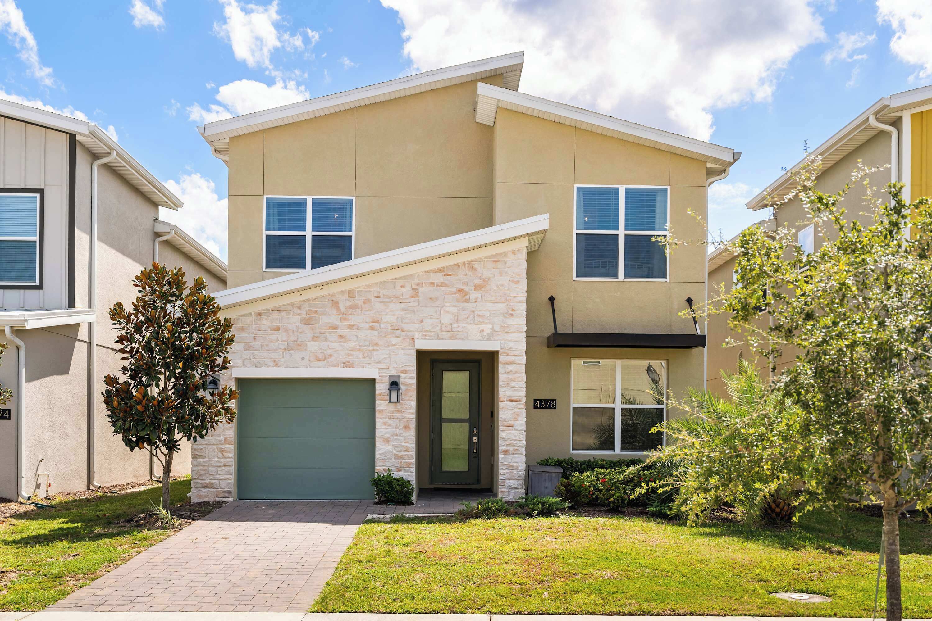 House (5 Bedrooms) | Interior