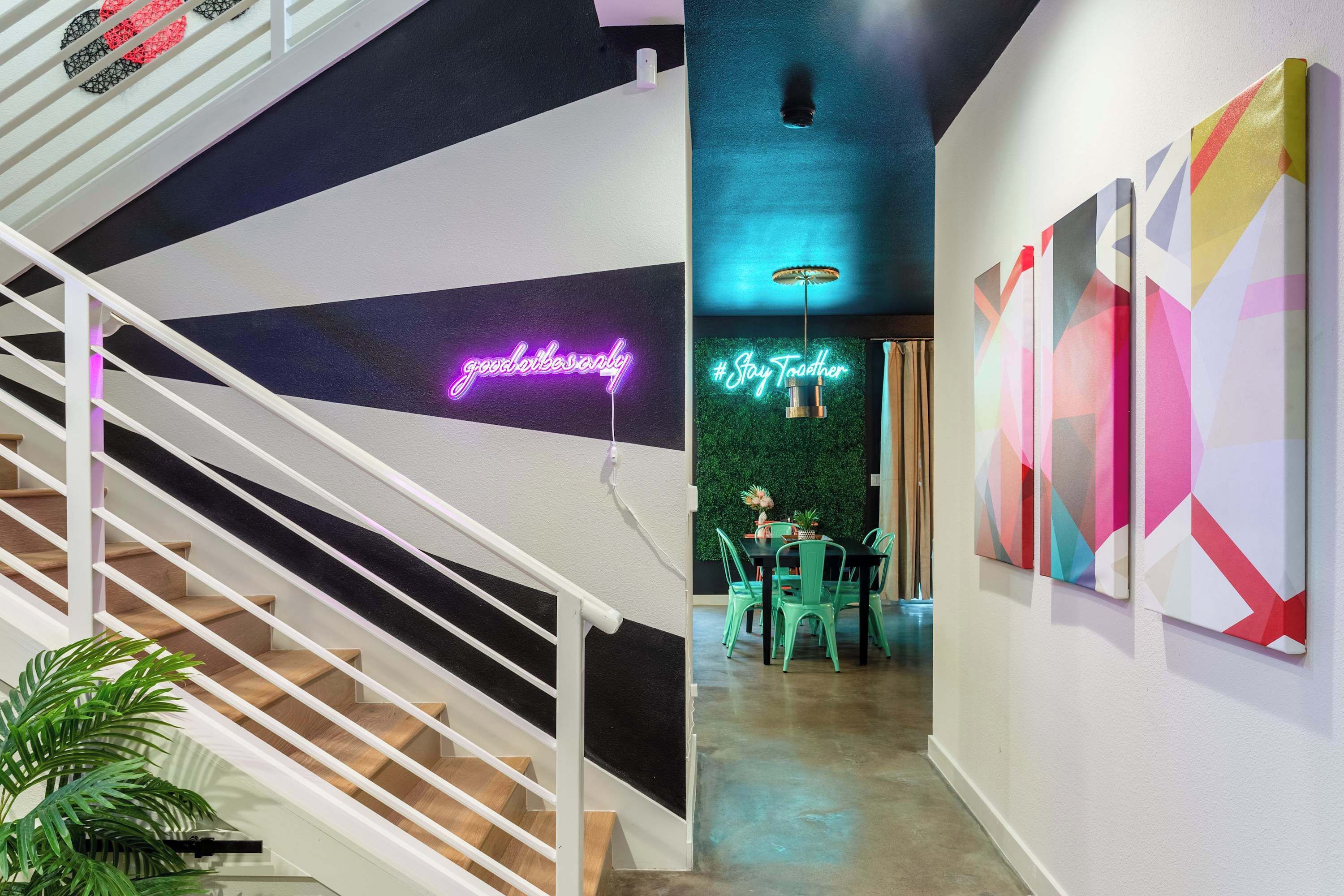 House (6 Bedrooms) | Interior