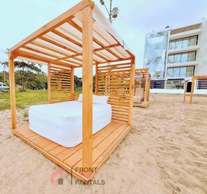 Property grounds - Beachfront, pool, whirlpool & firepit (Montanita)