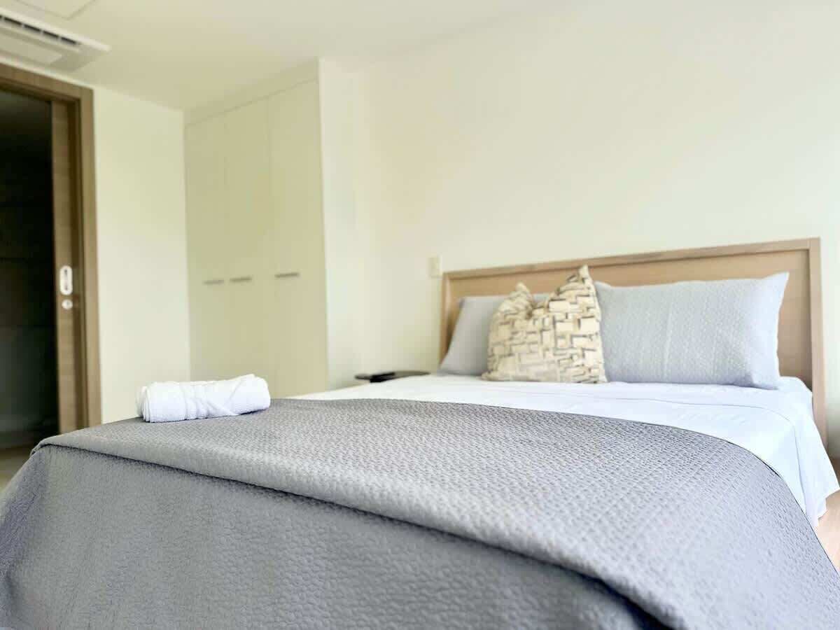 1 slaapkamer, een strijkplank/strijkijzer, wifi, beddengoed