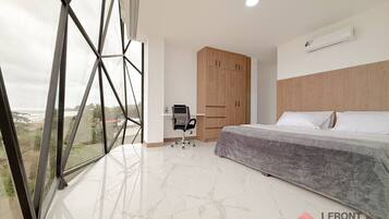 Desk, iron/ironing board, WiFi, bed sheets