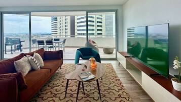 TV, table tennis, stereo