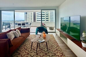 TV, table tennis, stereo