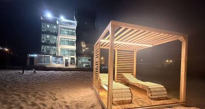 Beachfront, pool, whirlpool & firepit