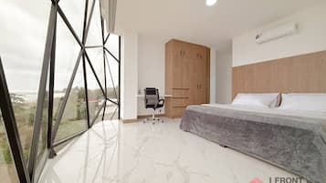 Schreibtisch, Bügeleisen/Bügelbrett, WLAN, Bettwäsche