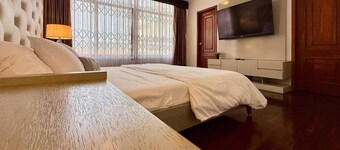 Vista Grande - Spacious and elegant entire floor