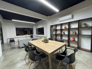 Dining - Modern and beautiful 3BD Industrial Loft in Lomas (Guayaquil)