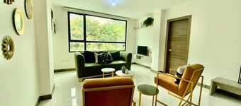 Lovely 2BD City Condo with parking