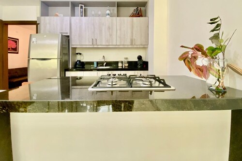 Lovely 2BD City Condo with parking