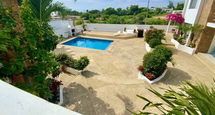 Gorgeous Beach house 3BD Pool and BBQ
