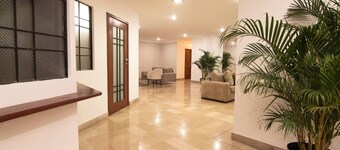 Elegant entire floor with amazing city view!