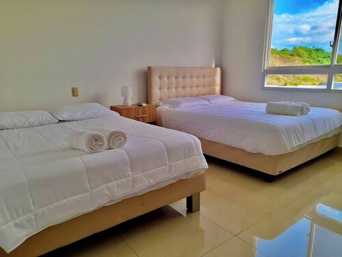 US Consulate! Spacious Apartment with Parking