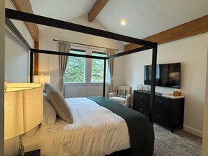 6 habitaciones, escritorio, cuna de viaje y wifi 