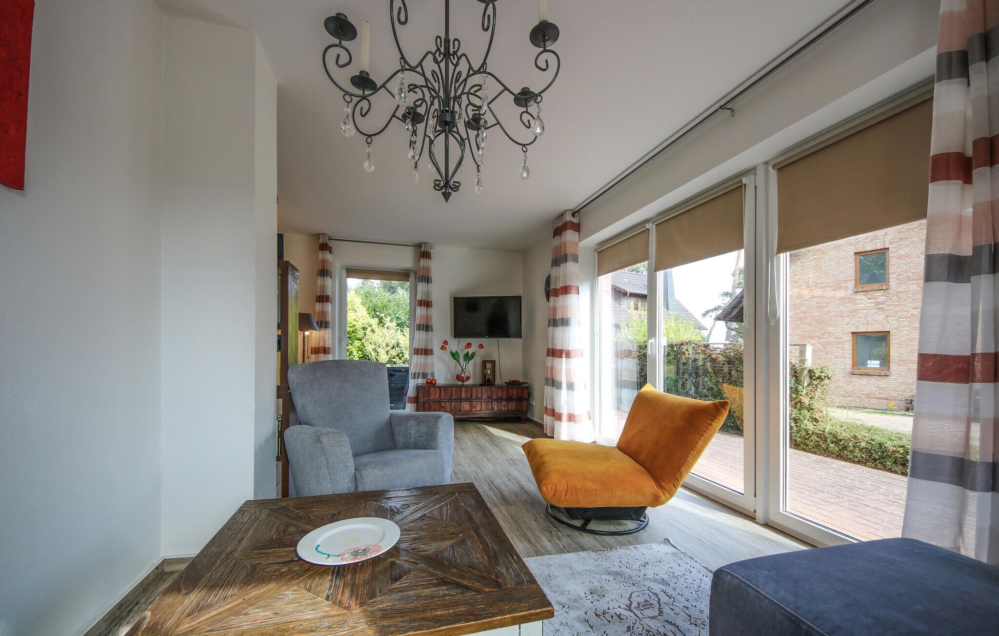 Televisie en een open haard