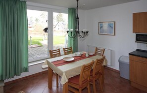 Dining - Amazing home in Röbel with house a panoramic view (Röbel)