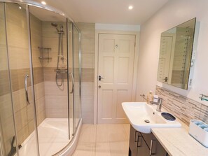 Shower, hair dryer - The Cottage Middle Westwater (Axminster)