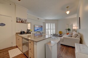 Smart TV - Ocean View Suite by Convention Ctr & Beach with Free Parking (Long Beach)