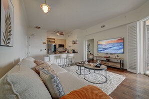 Smart TV - Ocean View Suite by Convention Ctr & Beach with Free Parking (Long Beach)