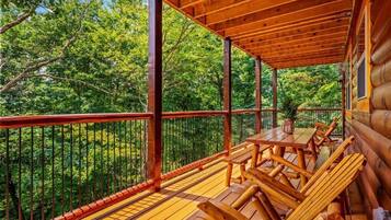Deluxe House, Private Pool, Mountain View | Outdoor dining