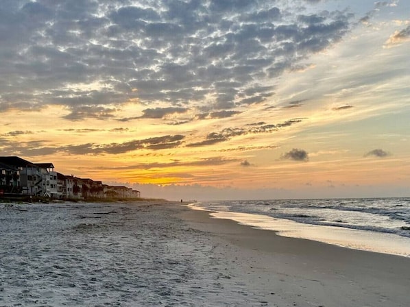 Beach nearby - One - Too - Suite, Saint George Island, Beach Townhome (Eastpoint)