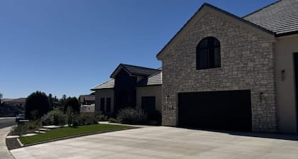 Cozy 2 bed, 2 bath retreat close to Zion.