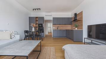 1 bedroom, desk, iron/ironing board, free WiFi