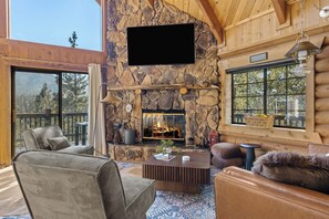 Smart TV, chimenea, videojuegos y reproductor de DVD 