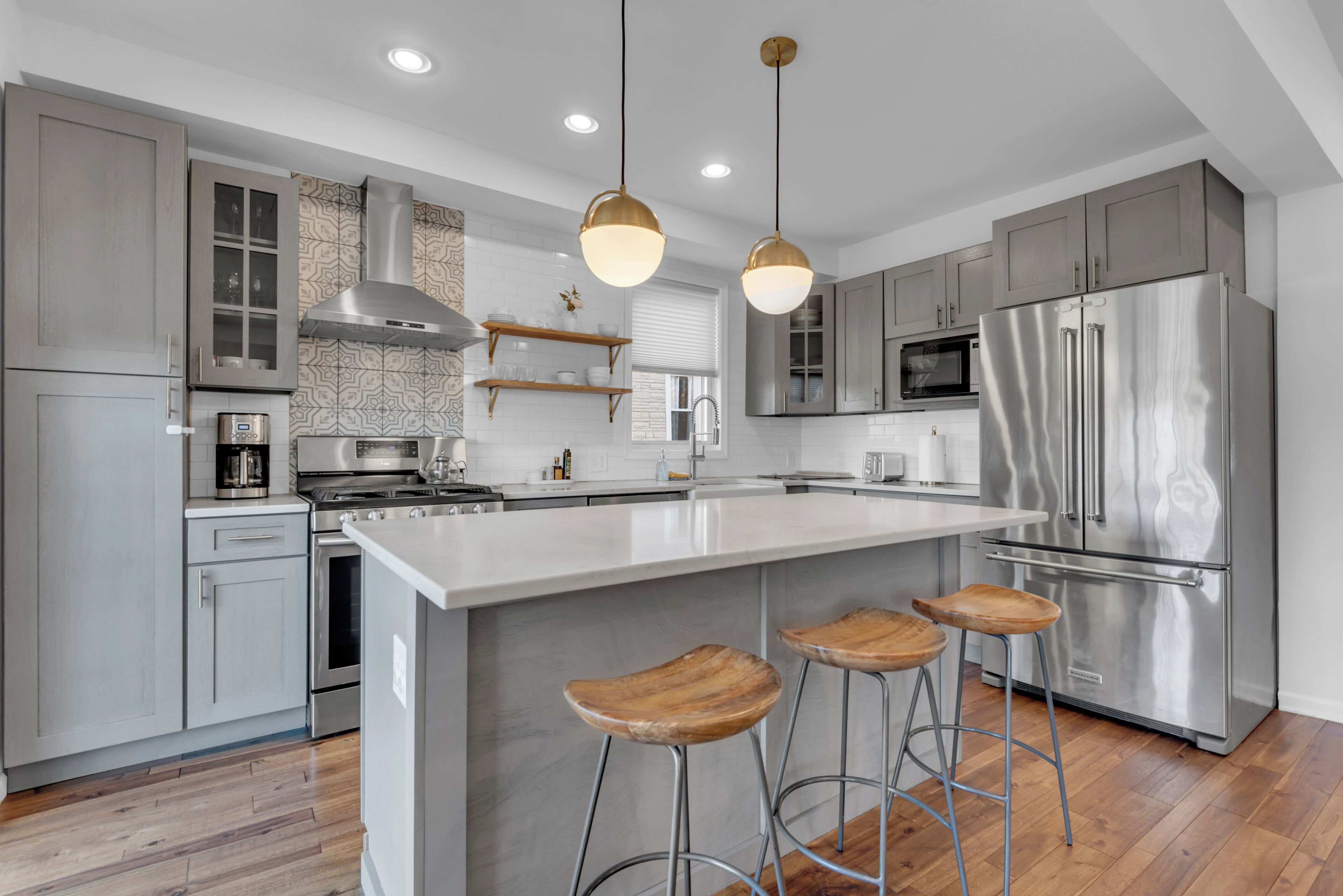 Mikrowelle, Ofen, Herdplatte, Geschirrspüler