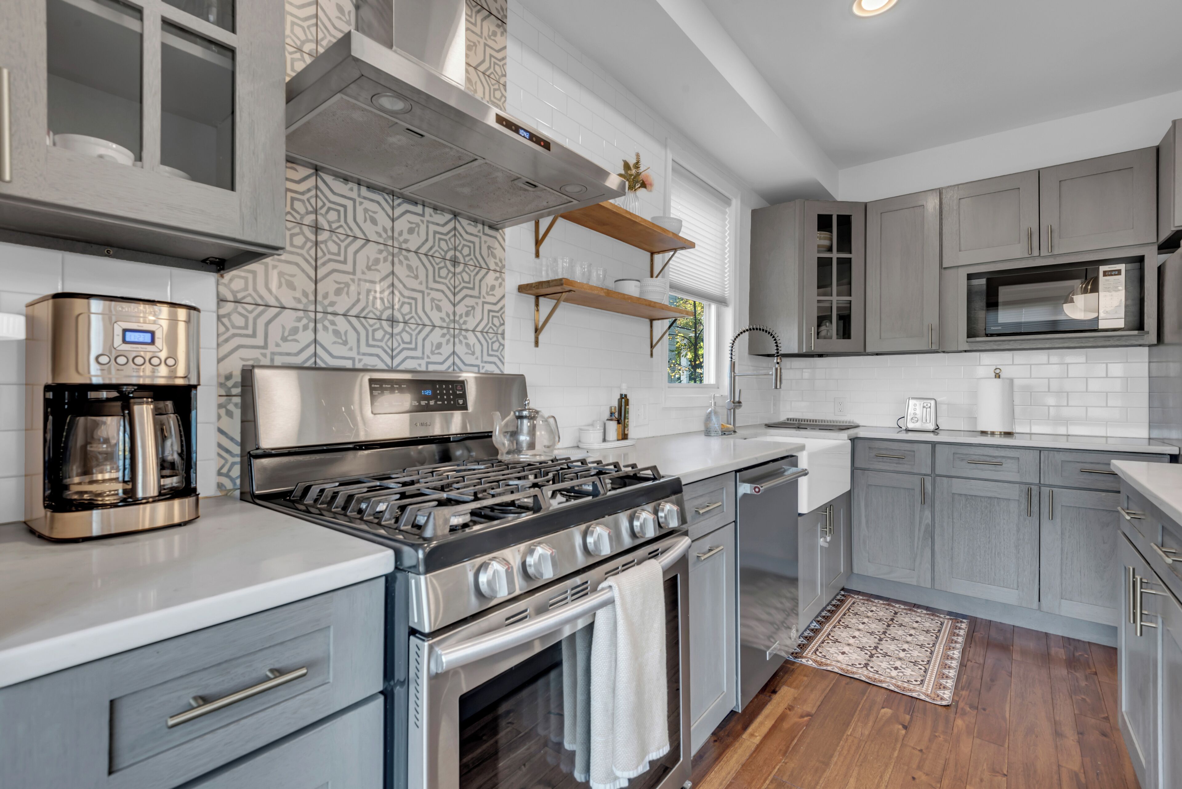 Microwave, oven, stovetop, dishwasher