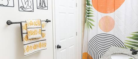 Dusche, Handtücher, Seife, Shampoo