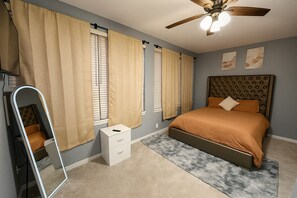 4 habitaciones, escritorio, tabla de planchar con plancha y wifi gratis 