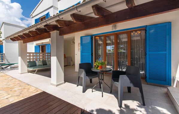 تناول الطعام بالخارج