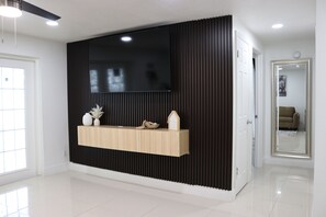 Interior - Bay House Getaway (Tampa)