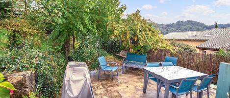 屋外ダイニングエリア