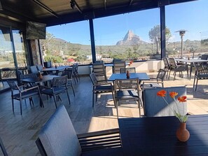 Restaurant - HOTEL MONTES SUITES (Ezequiel Montes)