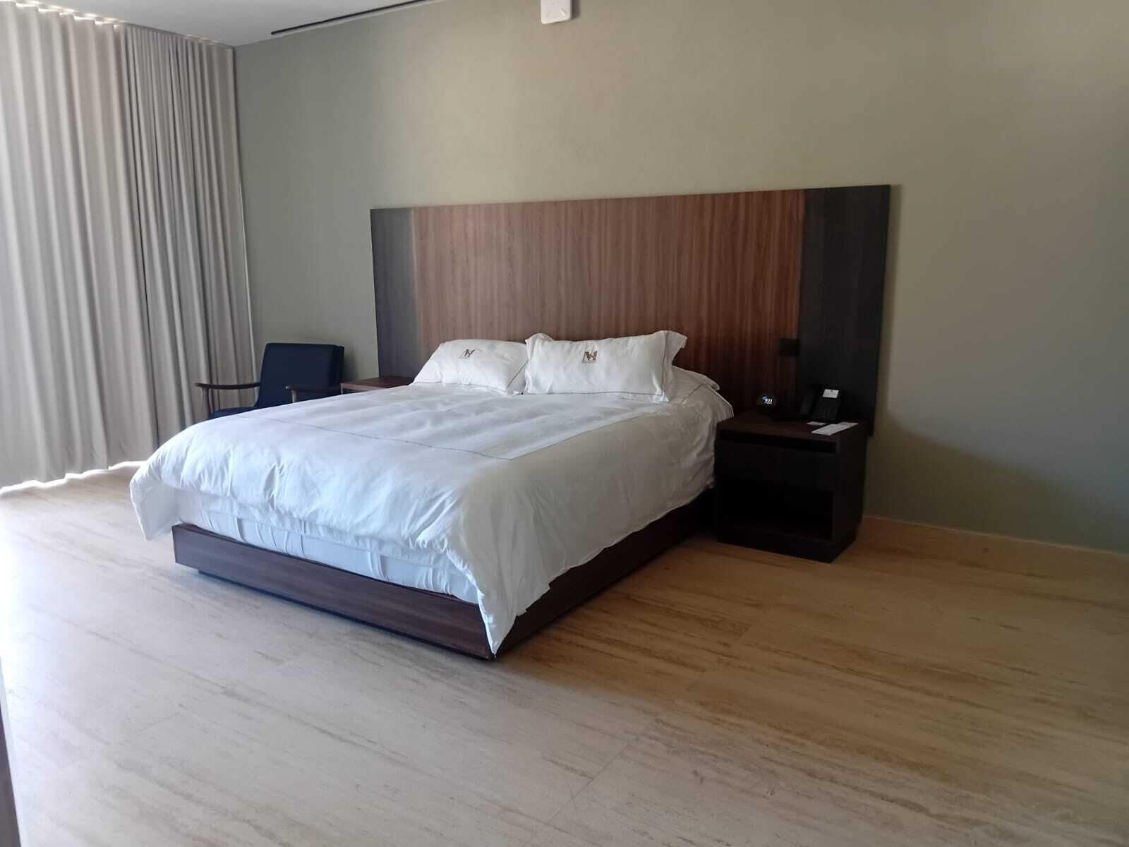 Standardzimmer, Balkon, Bergblick | Bügeleisen/Bügelbrett, kostenloses WLAN