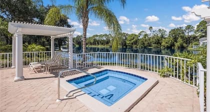 Tranquil 2-bedroom villa in University Park Country Club