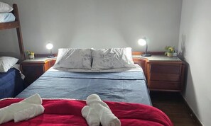 4 chambres, fer et planche Ă repasser, accĂšs Ă Internet, literie fournie