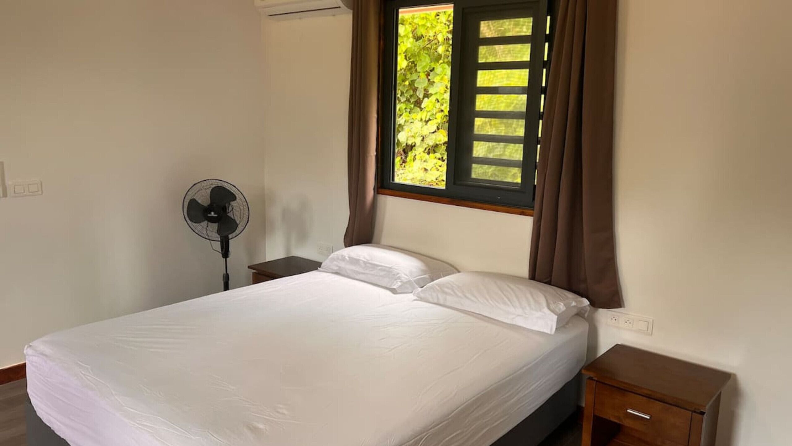 Free WiFi, bed sheets