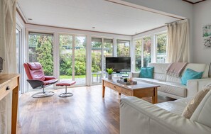 Smart TV, fireplace - Beautiful home in Erm with WiFi (Erm)