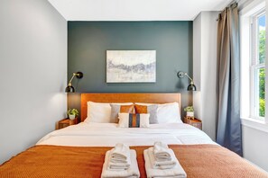 4 makuuhuonetta, työpöytä, silitysrauta/-lauta, ilmainen Wi-Fi