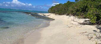 HUAHINE- Fare Montagne accès plage privée